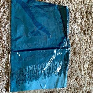 Brand new scarf. Great for gifts. Ombré color blue